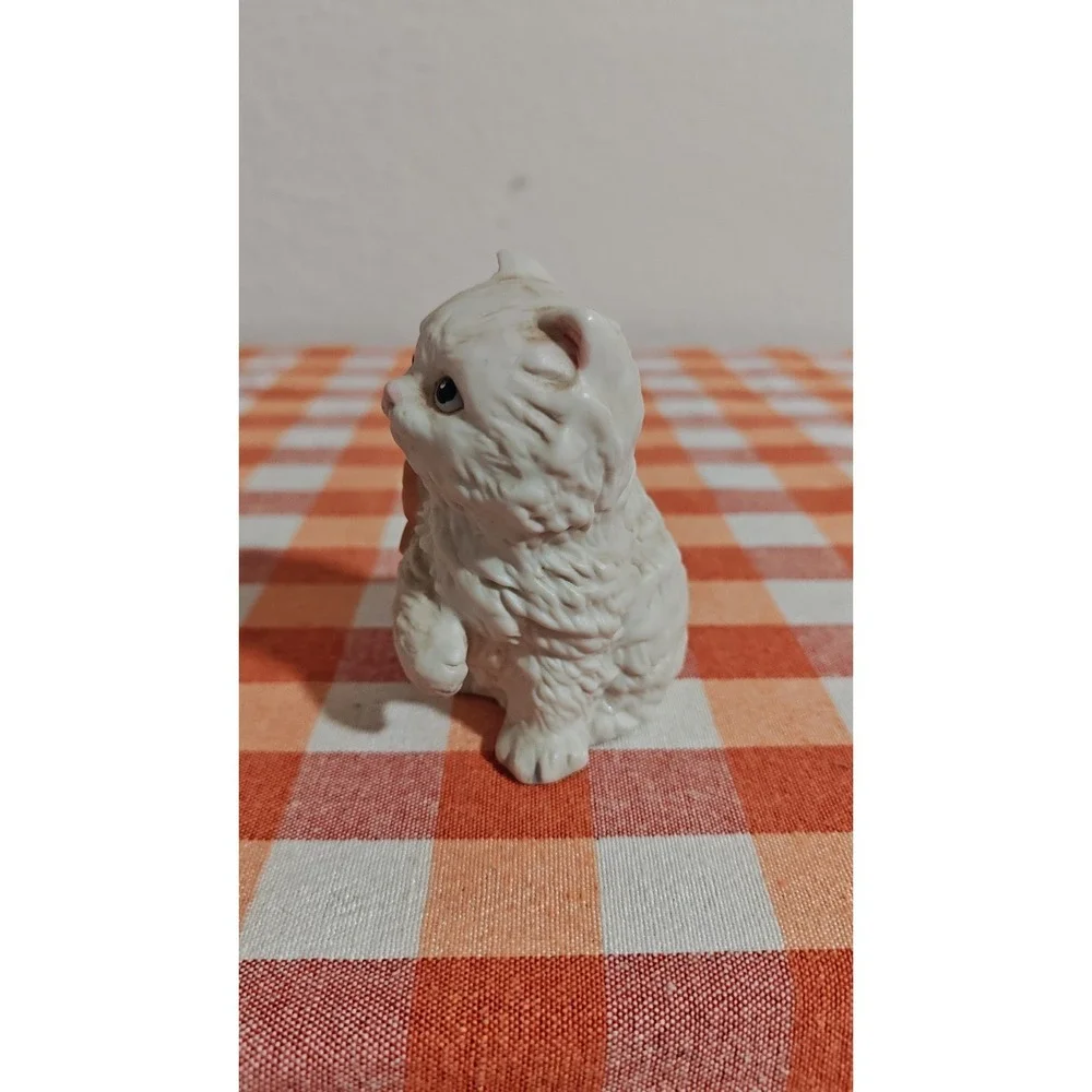 Homco White Persian Ceramic Vintage Kitten Cat Figurine Blue Eyes With Bow #1428